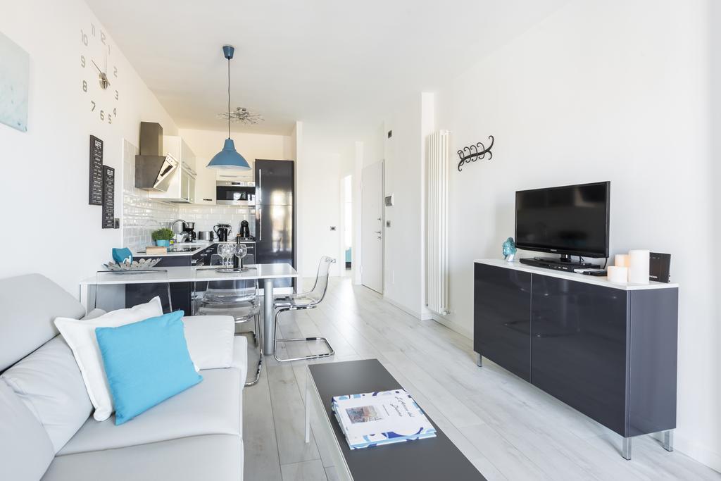 Apartamento Attico Del Duomo Módena Exterior foto